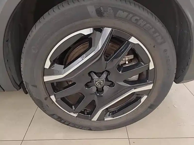 Peugeot 3008 electrique 210 ch 73 kwh — photo 13