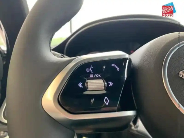 Jaguar E-Pace p300e phev 309ch r-dynamic hse — photo 15