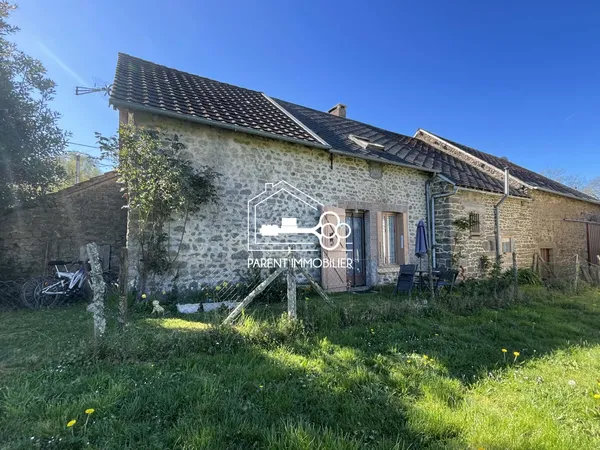 Maison en pierres avec grange attenante Terrain arboré A
