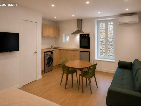 Studio 20m2 NEUF - Clim et cour - Faible conso. - Calme au centre-ville