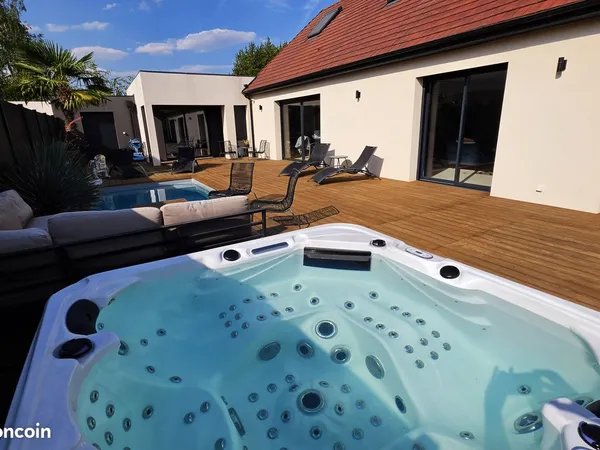Maison contemporaine 185 m² - Piscine - Spa - Salle cinéma - Climatisation - 5 chambres DPE en A