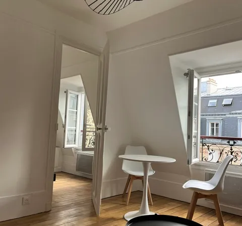 Meublé à louer - 2 pièces lumineux et calme - 30 m2 - Neuilly-sur-Seine (proche Porte Maillot)