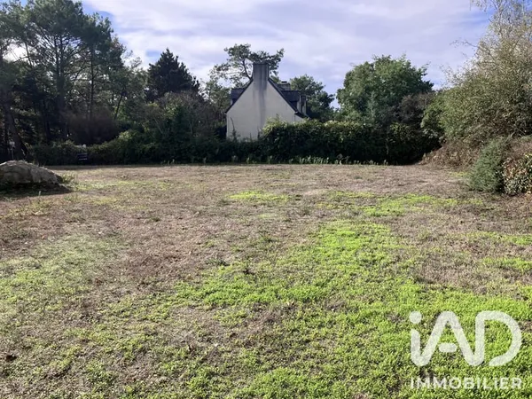 Terrain 680 m²