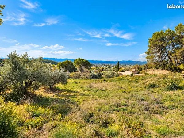 Terrain 1725 m² CADENET