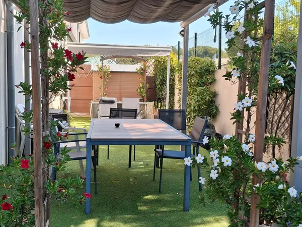 T4 avec terrasse et jardin paysagé