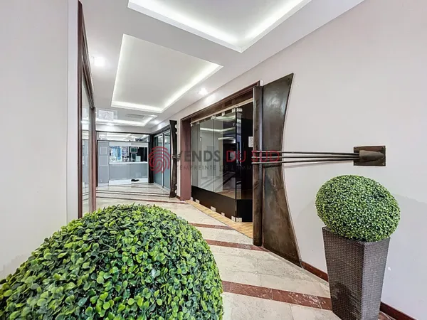 Local commercial 1 pièce 48 m²