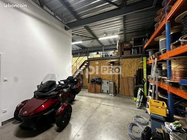 Local d'activité 307 m²