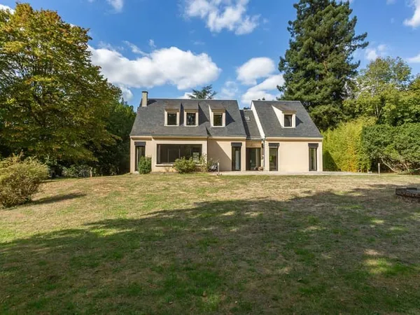 Maison 5 pièces 214 m²