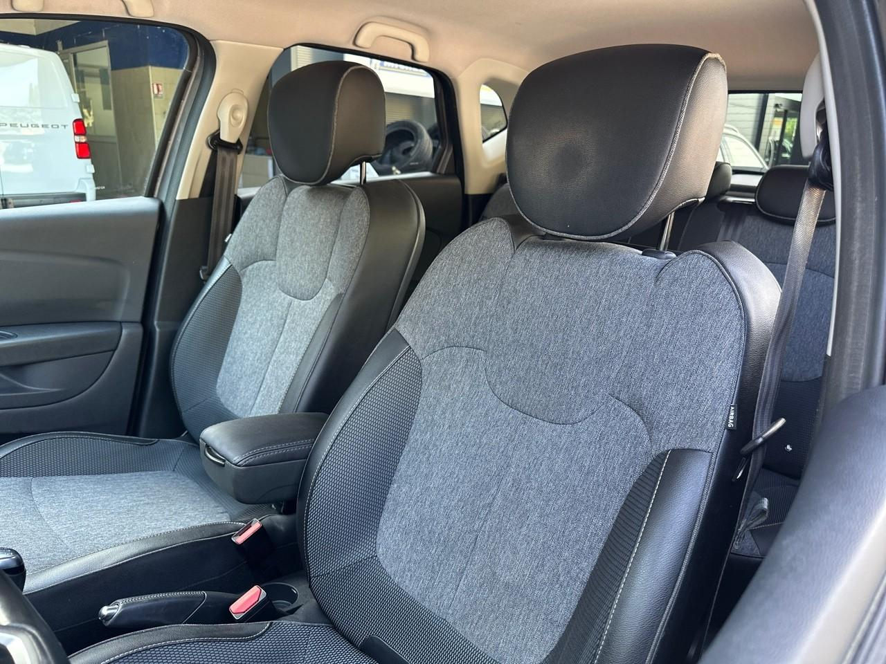 Renault Captur 0.9 tce 90ch energy intens euro6c — photo 9