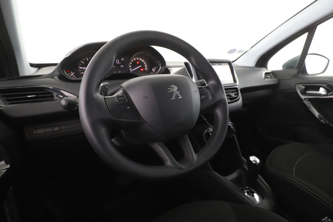 Peugeot 208 1.2 PureTech Active ETG5 — photo 10