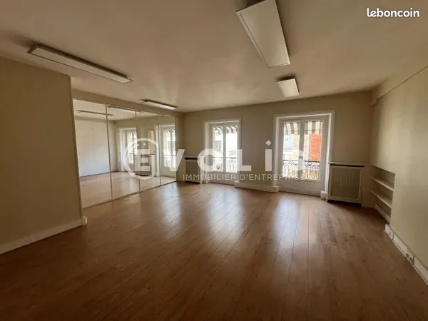 Bureaux 298 m²
