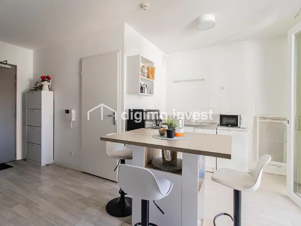 Studio + parking quartier étudiants à Nantes