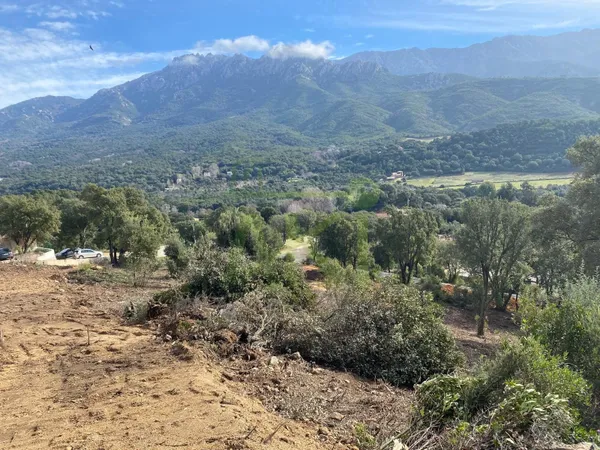 TERRAIN A BATIR LIBRE CONSTRUCTEUR