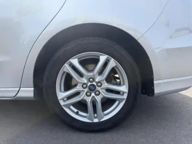 Ford S-Max 2.0 ecoblue 150ch titanium euro6.2 — photo 9