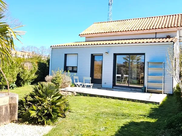 Maison en campagne et près de la ville