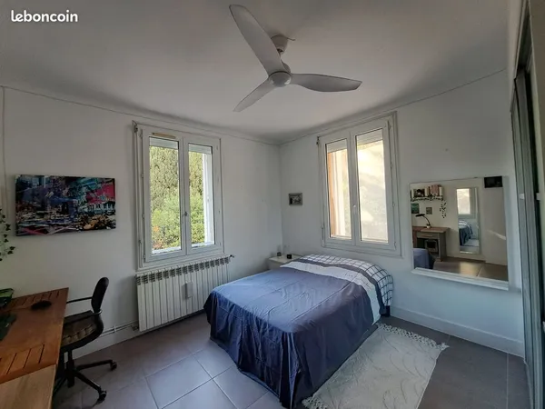 Chambre meublée d'étudiant 16,5m² chez l'habitant