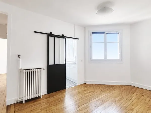 Dernier étage au calme absolu !
