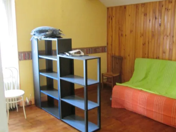 A saisir Apt étudiant 27 m2 pour 400