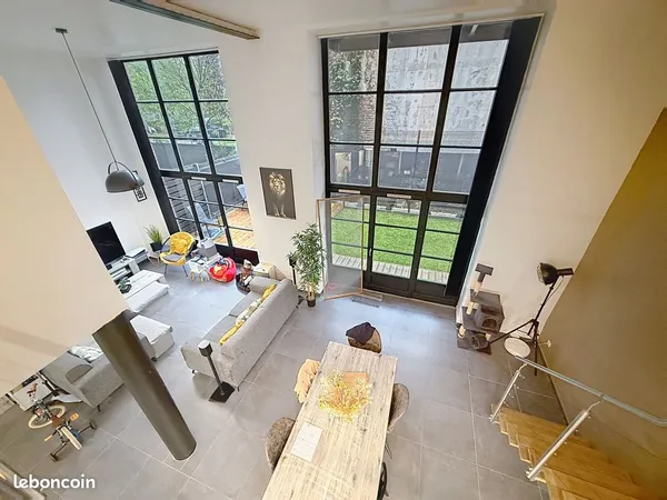 Loft/atelier/surface 3 pièces 114 m²