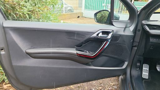 Peugeot 208 1.6 THP 208 - Gti By Peugeot Sport – 2015 – 102055 km – Essence – Boîte Manuelle — photo 23