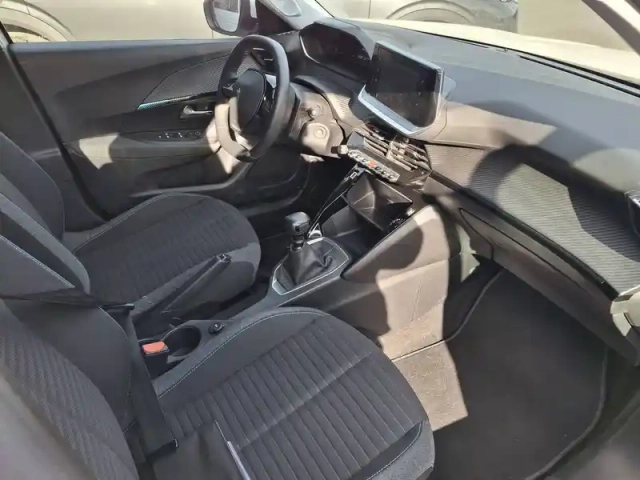 Peugeot 2008 puretech 130 s&amp;s bvm6 — photo 16
