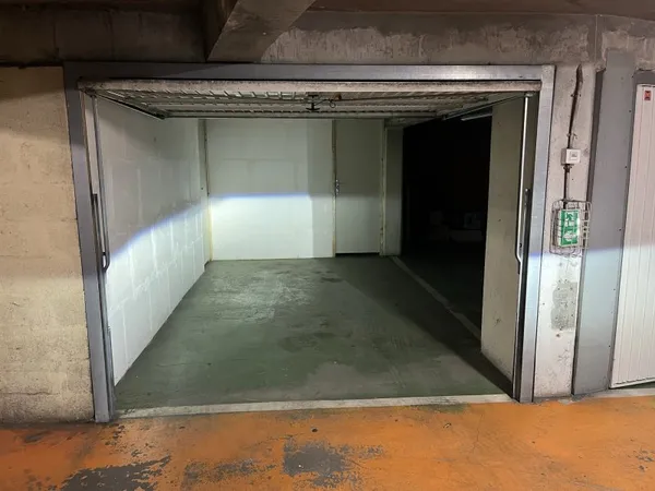 Loue place de parking 19eme