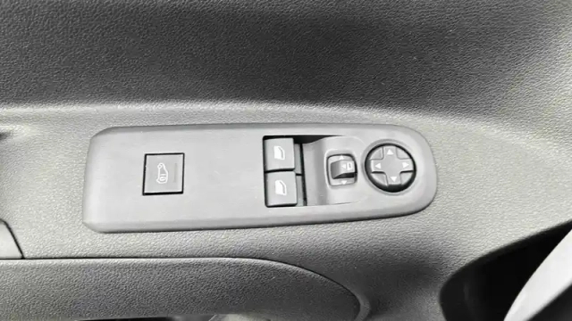 Peugeot Partner fourgon m 650 kg bluehdi 130 s&amp;s eat8 — photo 32