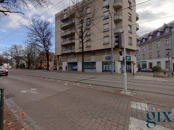 Local commercial 70 m²