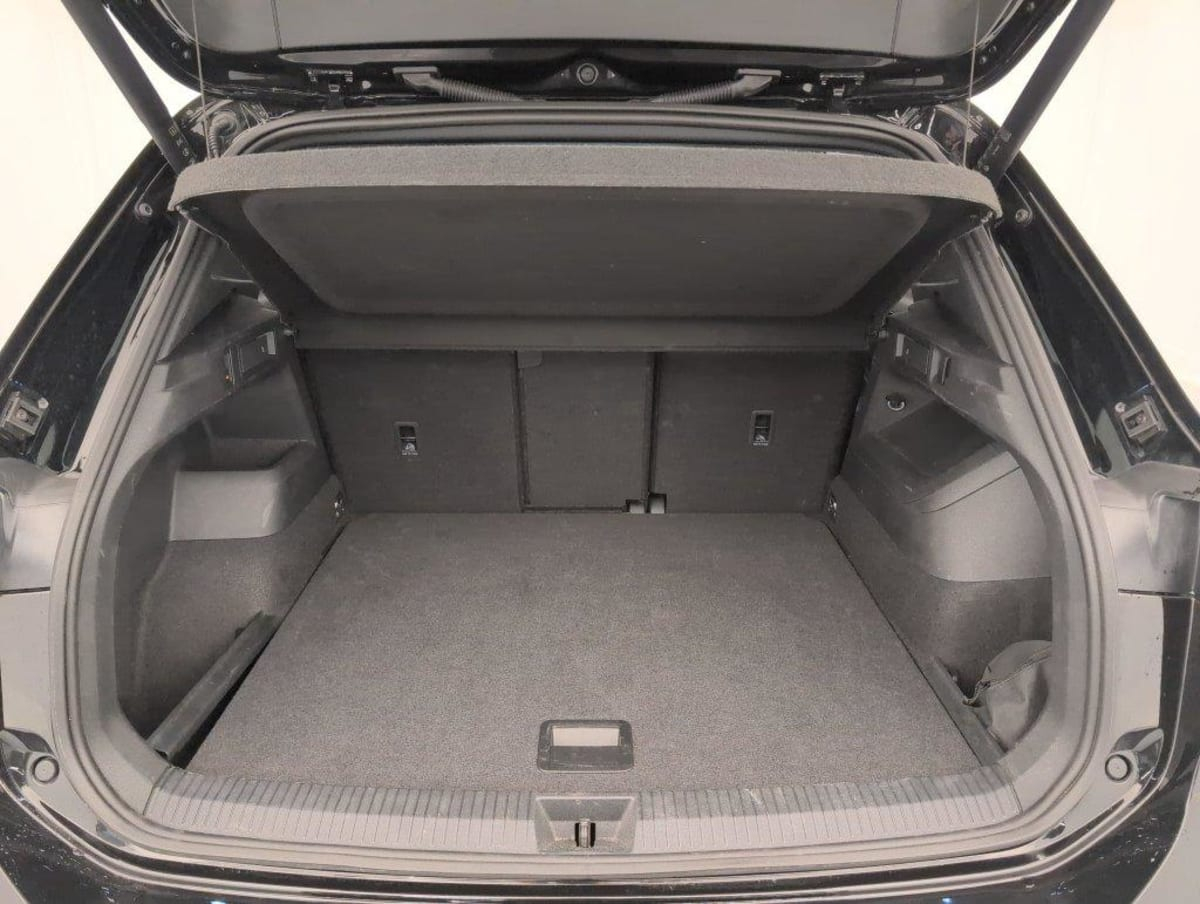 Volkswagen Tiguan — photo 11