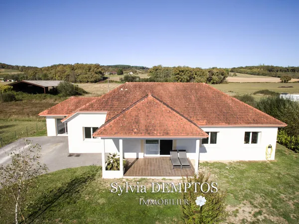 Maison de plain-pied 160 m² -5 Chambres - À 10 min de Salies-de-Béarn