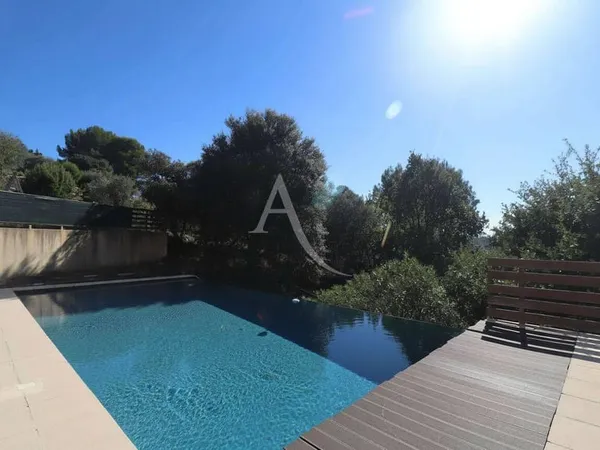 Villa 5 pièces 105 m²