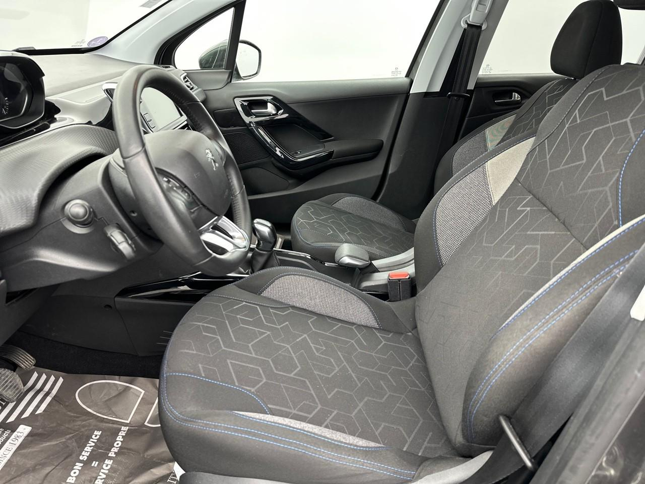 Peugeot 2008 puretech 82ch s&s bvm5 signature — photo 9