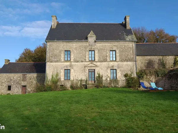 Maison de maître de 300 m² habitable, en granit , à la campagne proximité de Vannes, du golfe et de 