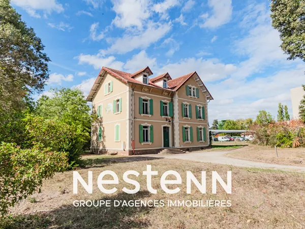 À VENDRE Carmaux Bâtisse en pierre de caractère de 400 m² sur un terrain de 6 300 m²