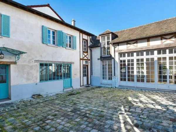 Maison 12 pièces 325 m²