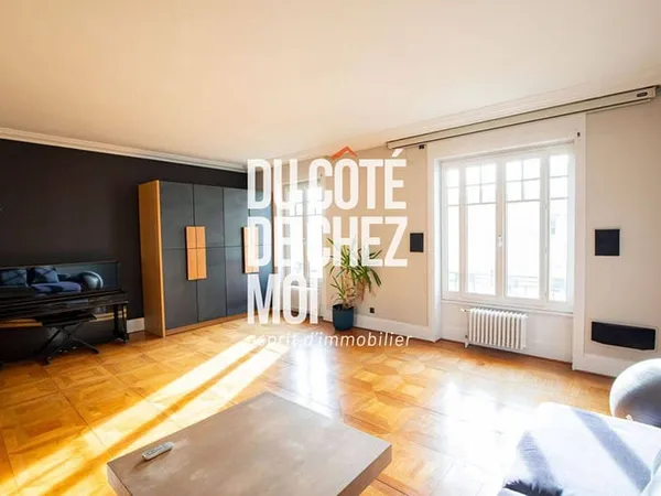 Appartement 6 pièces 225 m²