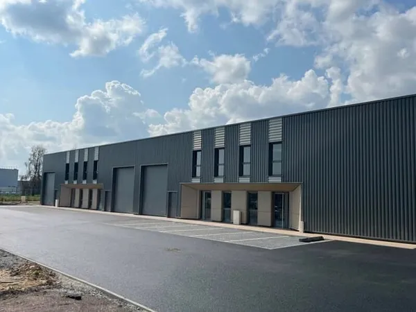 Local d'activité 1518 m²