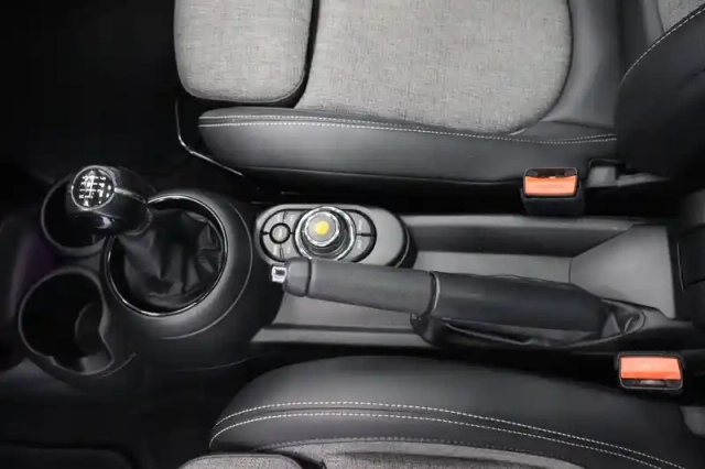 Mini Mini hatch 5 portes cooper 136 ch — photo 58