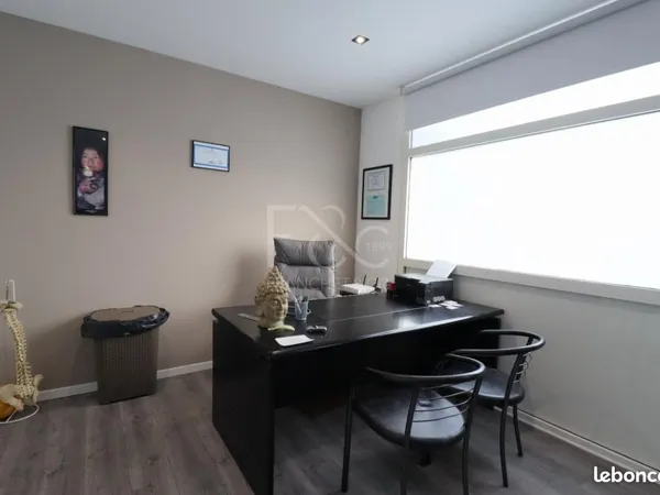 Bureau 109 m²