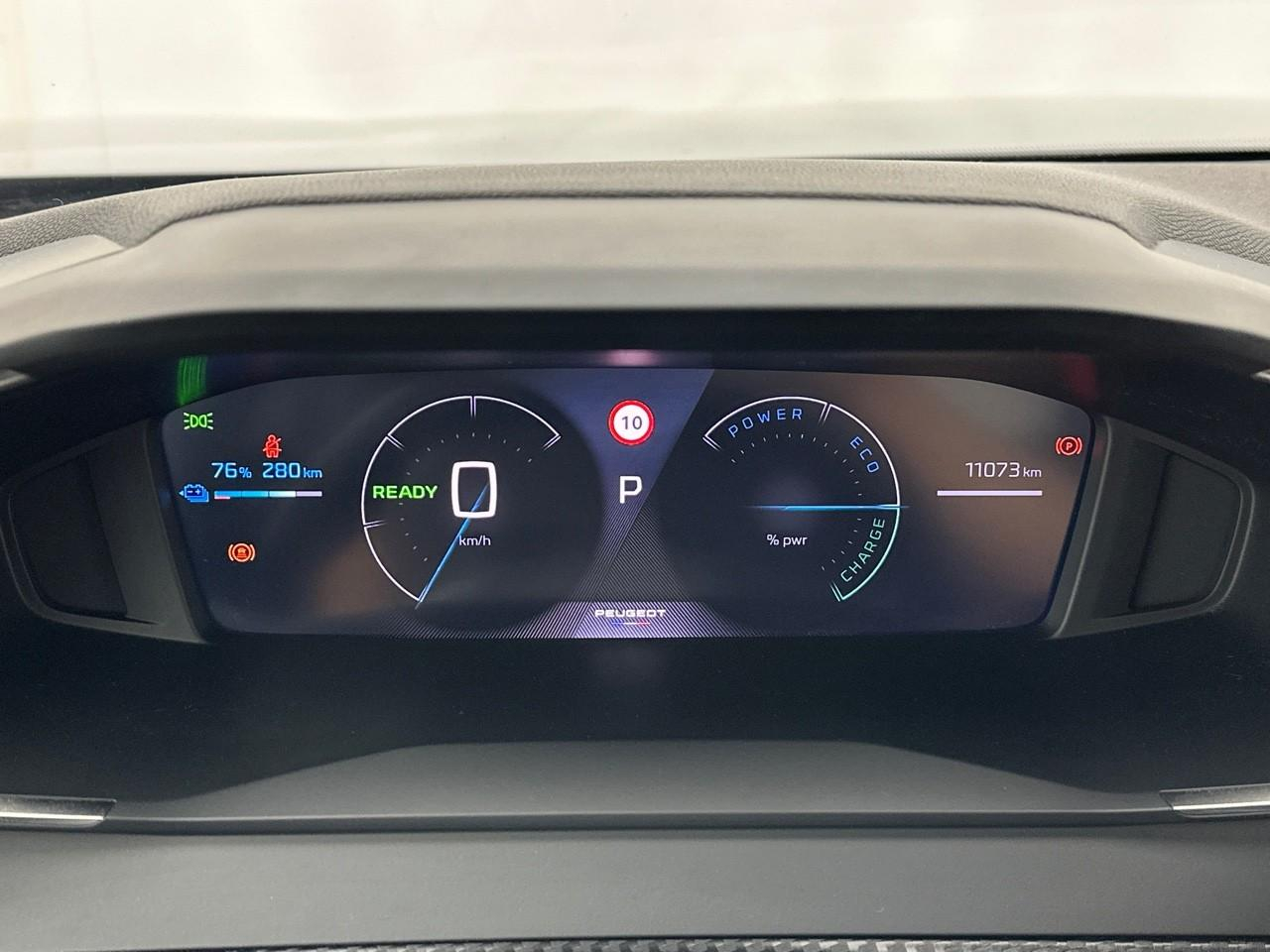 Peugeot 2008 electrique 54 kwh 156 ch allure — photo 21