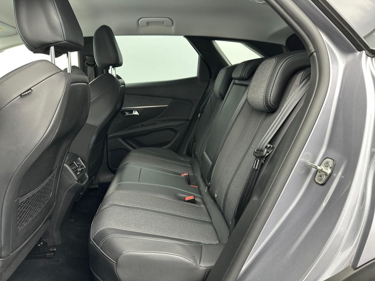 Peugeot 3008 hybrid 225 e-eat8 allure pack — photo 13