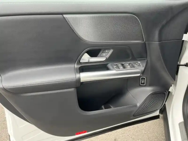Mercedes Eqa 250+ edition — photo 19