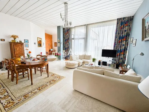 Appartement 3 pièces 134 m²