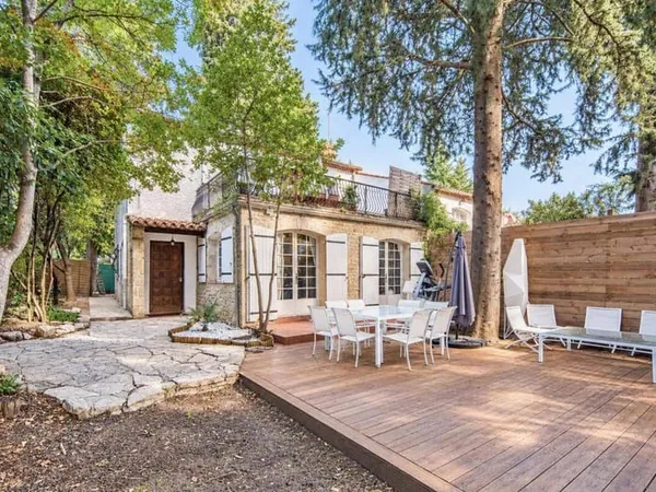 Maison 5 pièces 168 m²