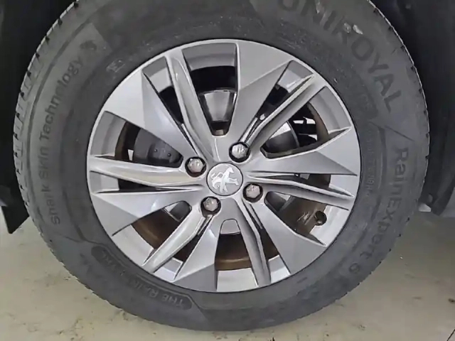 Peugeot 2008 puretech 130 s&amp;s eat8 — photo 45