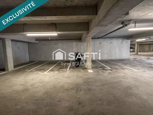 Place sous-sol sécurisée  Secteur Golf