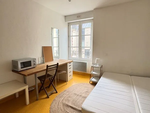 Studio meublé, loué
