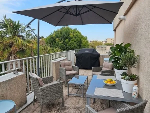 Grand T2 avec garage et terrasses non meublé