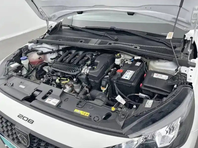 Peugeot 208 puretech 75 s&amp;s bvm5 — photo 15