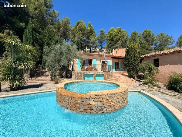 Villa avec piscine en colocation